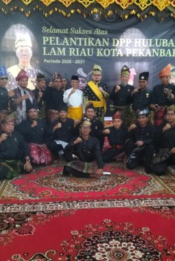 Lantik dan Kukuhkan Pengurus Hulu Balang Pekanbaru, Ini Pesan Datuk Seri Rizky Bagus Oka